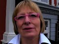 P� Dronning Louise t�ndes de levende lys