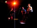 concert d'ambrozijn � gerb�viller,
8 11 2008.
tom theuns: chant, guitare.
wim claeys: accord�on diatonique.
aur�lie dorz�e (rempla�ant ce jour wouter vandenabeele) : violon.
excusez le son tr�s imparfait !