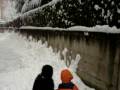 jugando con la nieve