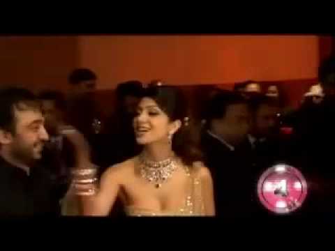 Riya Sen caught smooching in a party