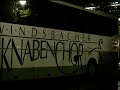 konzert vom 9.11.08 in der berliner
philharmonie/besetzungsliste ggfls. bitte  auf der website der windsbacher nachlesen...

achtung:
eine rundfunksendung des konzertes
soll am 7.12.2008 um 20.04 uhr mez
stattfinden.
radio berlin brandenburg hat die websites 
http://www.kulturradio.de/frequenzen/index.html
und http://www.kulturradio.de/livestream/index.html
und ist sehr gut �ber satellit zu empfangen !
=====================================
negative kommentare zu meinem eigenen
video mit dem ausschnitt aus der messe
hatten meine neugierde geweckt. so
bem�hte ich mich vor etwa 10 tagen telefonisch um eine eintrittskarte f�r die windsbacher auff�hrung der messe.  das konzert war aber ausverkauft.
als ich trotzdem nach berlin fuhr, stellte ich fest, dass an der abendkasse doch noch einige wieder abbestellte karten zu haben waren. schlie�lich wurden nur noch einige stehplatzkarten angeboten.

ein blick in das jahresprogrammheft der philharmonie verriet mir dann, dass lediglich die preisstufe ii festgesetzt war. dar�ber wunderte ich mich nicht, da ich schon gewohnt bin, dass ch�re sich regelm��ig 