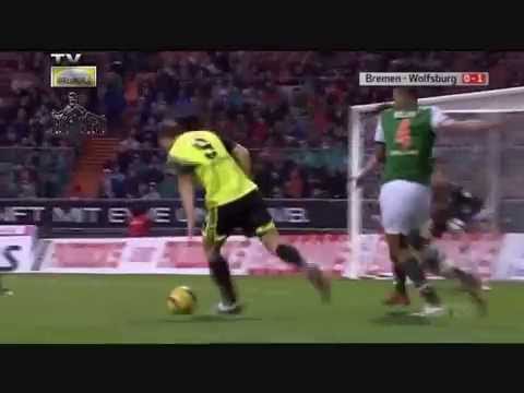 dzeko - Wolfsburgs super Stürmer Edin Dzeko Edin Dzeko Fußballgott.