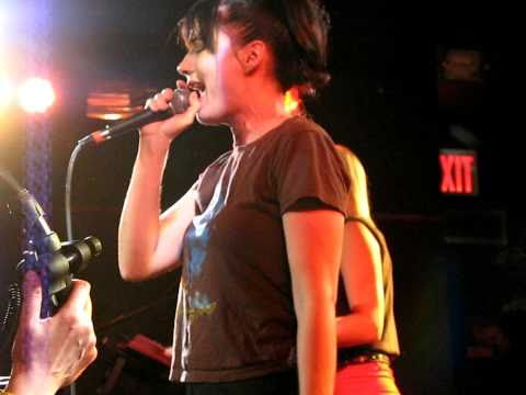 0 Riot Grrrl Returns