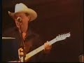 extrait video du concert de randy archer � equiblues le 12 ao�t 2006. il est accompagn� par pierre-henri lafont � la basse, ken et barbie isham, jon radford, vincent girardon, lionel wendling...