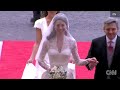 !!KATE MIDDLETON ARRIVES AT HER WEDDING!!