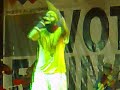 En vivo en la plaza de hierro; gira  nacional del CNE, Votar es una nota!!papashanty rocks¡¡lyrics:Papashanty Sound System (bis x 3)De una manera vamos pa lante.Esto es originalúnico y fundamentalbuscando siempre la armonía con lo celestialque se encuentra en tu mundo interior y naturalmen hay que aceptar que el viaje es fenomenal Men!acompañado de tiamor di amor recibísi es así éxtasi sometimes suena así dígalo ahí en español o en ingles si yespara mi que se de lo que esta ocurriendola vida es un regalo y usted la esta viviendopues nunca ahí que negarlasiempre levantarlajuntos alabarlagalaxia del silencio viene a cantarlaconciencia difundirla a nuestros días alegrarlosbuena voluntad despertarlagente que se alentaray al abismo no le temeráa comprender algo eterno llegaratus yagas se curarancicatriz desapareceráconfianza y truismo de verdaddejar que vuelva la bondaddesecha el sufrimiento que vuelva a tus pies aciertos.Coro (bis x 2)Papashanty Sound System (bis x 3)De una manera vamos pa lante. En nombre del talento nacionalcon mucho gusto pues yo me presentovoy a gritar con mis palabrascomo es que tenemostodos y cada unomuchísimo talentosy diferentes kilos sin ni siquiera saberloherencia espiritual que nos sorprende el tiempolas almas que han vivido y han volado mas que el vientoes algo muy trascendental que pasa mas allá del tiemposomos importantes para el desenvolvimientopienso en la muerteno le temoa ella si no me voy jamás de donde yo me encuentrono dudo que la muerte solo sea un comienzo nuevoigual como llegamos igual nos esquivaremosasí es como yo piensonadie cambia esosi fuiste mal sujeto pues te toco un retrocesopaparazzi mandando mensaje hasta los huesos.Coro (bis x 2)Papashanty Sound System (bis x 3)De una manera vamos pa lante.