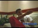 La granada le golpeó la cabeza y vive para contarlo