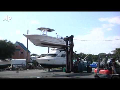 Some Flee N.C. Beaches As Irene Strengthens