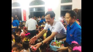 Đồng chí Phạm Tuấn Đạt, PBT Thường trực Thành ủy dự đêm hội trăng rằm tại xã Thượng Yên Công