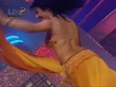 Arabian lady dancing in Arabian tune. Arab music. Lovely Arabian dance 