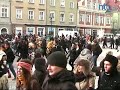 Opole: polonez maturzyst�w na rynku