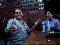 ORTEGA CANTANDO Y BEBIENDO