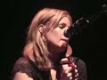 the beautiful heidi talbot, boo hewerdine and tola custy performing the song 