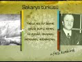 Sakaryaİnsan bu, su misali, kıvrım kıvrım akar ya;Bir yanda akan benim, öbür yanda Sakarya.Su iner yokuşlardan, hep basamak basamak;Benimse alın yazım, yokuşlarda susamak.Herşey akar, su, tarih, yıldız, insan ve fikir;Oluklar çift; birinden nur akar, birinden kir.Akışta demetlenmiş, büyük-küçük kâinat;Şu çıkan buluta bak, bu inen suya inat!Fakat Sakarya başka, yokuş mu çıkıyor ne,Kurşundan bir yük binmiş, köpükten gövdesine;Çatlıyor, yırtınıyor yokuşu sökmek için.Hey Sakarya, kim demiş suya vurulmaz perçin?Rabb'im isterse, sular büklüm büklüm burulur,Sırtına Sakarya'nın, Türk tarihi vurulur.Eyvah eyvah, Sakarya'm, sana mı düştü bu yük?Bu dava hor, bu dava öksüz, bu dava büyük! ..Ne ağır imtihandır, başındaki, Sakarya!Bin bir başlı kartalı nasıl taşır kanarya?İnsandır sanıyordum mukaddes yüke hamal;Hamallık ki, sonunda, ne rütbe var, ne de mal.Yalnız acı bir lokma, zehirle pişmiş aştan;Ve ayrılık, anneden, vatandan, arkadaştan;Şimdi dövün Sakarya, dövünmek vakti bu an;Kehkeşanlara kaçmış eski güneşleri an!Hani Yunus Emre ki, kıyında geziyordu;Hani ardına çil çil kubbeler serpen ordu?Nerede kardeşlerin, cömert Nil, yeşil Tuna;Giden şanlı akıncı, ne gün döner yurduna?Mermerlerin nabzında hâlâ çarpar mı tekbir?Bulur mu deli rüzgâr o sedayı: Allah bir!Bütün bunlar sendedir, bu girift bilmeceler;Sakarya, kandillere katran döktü geceler.Vicdan azabına eş, kayna kayna Sakarya,Öz yurdunda garipsin, öz vatanında parya!İnsan üç beş damla kan, ırmak üç beş damla su;Bir hayata çattık ki, hayata kurmuş pusu.Geldi ölümlü yalan, gitti ölümsüz gerçek;Siz, hayat süren leşler, sizi kim diriltecek?Kafdağı'nı assalar, belki çeker de bir kıl!Bu ifritten sualin, kılını çekmez akıl!Sakarya, saf çocuğu, masum Anadolu'nun,Divanesi ikimiz kaldık Allah yolunun!Sen ve ben, gözyaşıyla ıslanmış hamurdanız;Rengimize baksınlar, kandan ve çamurdanız!Akrebin kıskacında yoğurmuş bizi kader;Aldırma, böyle gelmiş, bu dünya böyle gider!Bana kefendir yatak, sana tabuttur havuz;Sen kıvrıl, ben gideyim, son Peygamber kılavuz!Yol onun, varlık onun, gerisi hep angarya;Yüzüstü çok süründün, ayağa kalk, Sakarya! ..