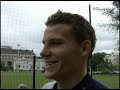 bienvenue sur www.flcweb.fr. apres 7 matchs de preparation et deux stages, christian gourcuff, kevin gameiro et fabrice abriel se sont confies a fclweb.fr pour dresser un bilan de la preparation et faire le point sur la saison a venir.depuis pres d'un mois et demi, le groupe lorientais travaille pour preparer au mieux cette troisieme saison consecutive. une semaine de stage a etel, trois jours a carnac, et sept matchs amicaux plus tard, les merlus sont enfin pret a debuter le championnat ce samedi. voir l'article sur http://www.fclweb.fr/articles/article.php?idarticle=566 video distribuee par www.bestof-video.com (accent volontairement supprimes)