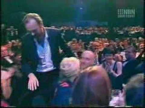 Hugo Weaving - Hugo Weaving accepts the 2005 Best Actor AFI Award for his performance in the film Little Fish.