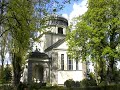 der alte st. matth�us-kirchhof berlin ist ein historischer friedhof in berlin mit vielen kulturhistorisch bedeutenden grabm�lern, die heute zum teil unter denkmalschutz stehen. der kirchhof liegt zwischen der gro�g�rschenstra�e und der monumentenstra�e im east end von sch�neberg, der roten insel. wie der 500 meter �stlich liegende kreuzberg f�llt der friedhof sanft zum berliner urstromtal mit dem flusslauf der spree ab, da er auf dem nordabhang des teltow angelegt ist und die namengebende erhebung f�r das dorf sch�neberg war.

der friedhof wurde am 25. m�rz 1856 eingeweiht und geh�rt zu der im s�dlichen tiergarten-viertel gelegenen st. matth�us-gemeinde (im heutigen kulturforum, das bis zum ende des zweiten weltkriegs als ?geheimratsviertel