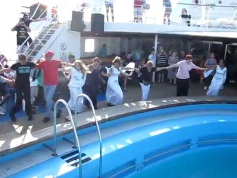 גולדן איריס. רויאל איריס - מנו ספנות - royal iris - רויאל איריס בסיפון 6 עם צוות בידור הגדולים ריקי טל ותומר המשוגע :-)
