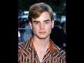 Clip This slideshow is for my favorite actor, David Gallagher, who played Simon Camden on 7th Heaven. Please comment and rate! Video