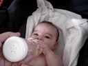 aprendo a tomar agua !!