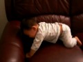 brincando no sofa brincando no sofa
