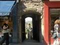 Edinburgh: Streets, Closes and Monuments