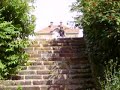 loicqui descent les grants escalier