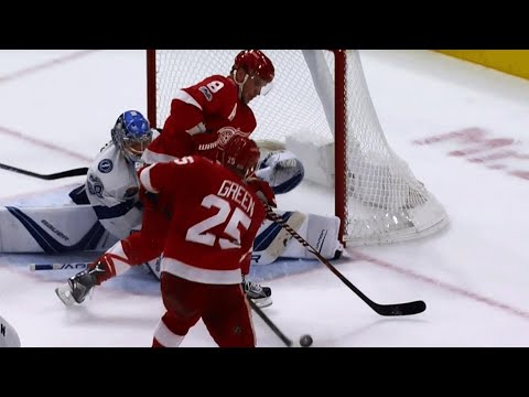 Video: Red Wings' Green follows up rebound, scores first of season