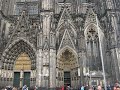 K�ln Cathedral (Dom) and random weird tourists