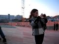 workshop de 22 fevereiro 2008: jovens violoncelistas na pra�a exterior da casa da m�sica com ernst reijseger
