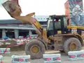 Se fazer mamola com uma bike ou moto j� � complicado imagina com uma �P� Carregadeira
