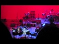 Lady Gaga canta com Yoko Ono