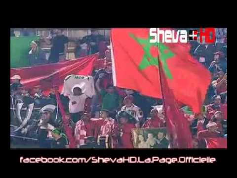 الجمهور الجزائري يرفض دقيقة الصمت و ينادي ليبيا ليبيا