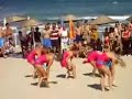 Gelibolu Altın Sardalya Festivali Ektinliklerinden Hamzamoy Plajın da yapılan Sırbistan Karabag Dans Grubu nun gösterileri