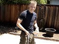 How to throw knives - How to hold and throw the knives