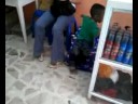 bailando en el super