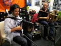 alain pennec entam� na madrugada del s�badu una jamsession na carapa asturiana pal contentu xeneral de los presentes