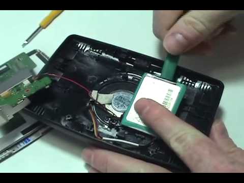 how to change battery in tomtom xl