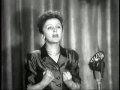エディット・ピアフ hymne A L'amour 愛の讃歌当時、相思相愛だった妻子持ちのフランス人ボクサー、マルセル・セルダンとの現世での愛をあきらめ、あの世での再会を誓う歌だろうかエディット・ピアフ（Édith Piaf, 1915年12月19日 - 1963年10月11日）は、フランスのシャンソン歌手。エデッィト・ピアフは、パリのベルヴィルにあるテノン病院で生まれたといわれるがこの南部訛りは父親の大道芸人だったルイス＝アルフォンス・ガションが南部出身だったのだろうかHymne à l'amour 作詞エディット・ピアフLe ciel bleu sur nous peut s'effondrer, Et la terre peut bien s'écrouler, Peu m'importe si tu m'aimes, Je me fous du monde entier. Tant qu' l'amour innondera mes matins, Tant qu'mon corps frémira sous tes mains, Peu m'importent les problèmes, Mon amour, puisque tu m'aimes. J'irais jusqu'au bout du monde, Je me ferais teindre en blonde, Si tu me le demandais. J'irais décrocher la lune, J'irais voler la fortune, Si tu me le demandais. Je renierais ma patrie, Je renierais mes amis, Si tu me le demandais. On peut bien rire de moi, Je ferais n'importe quoi, Si tu me le demandais. Si un jour, la vie t'arrache à moi, Si tu meurs, que tu sois loin de moi, Peu m'importe si tu m'aimes, Car moi je mourrais aussi. Nous aurons pour nous l'éternité, Dans le bleu de toute l'immensité, Dans le ciel, plus de problème, Mon amour, crois-tu qu'on s'aime? Dieu réunit ceux qui s'aiment. 大空が崩れ落ちようと大地が崩れ去ろうとそんなことはどうでもいいの貴方が愛してさえくれれば世界なんてどうなってもいいの愛で満ちた朝があれば貴方の腕に抱かれ <b>...</b>