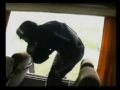 各位觀眾,睇吓呢段short video,就知道專業嘅特警巴士救人系甘嘅,菲律賓警隊自已睇完要流汗。人家5秒破入,佢竞然要1個鐘頭。