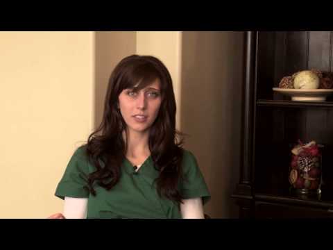 how to treat curling iron burn