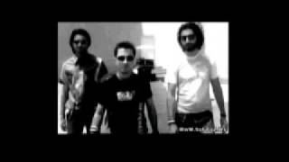 A trio   Deli divane