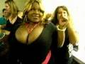 Bouncing-in-ladies-r