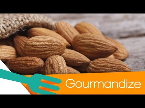 how to de skin almonds