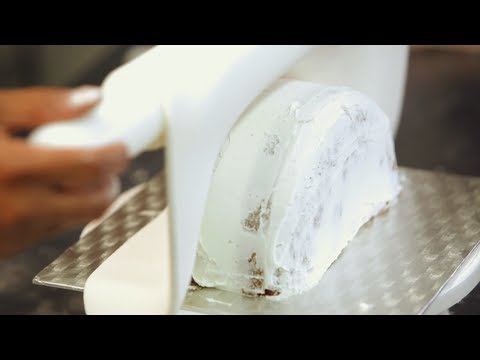 fondant suitcase cake - Be a Cake Insider! Sign up for CakeMade's newsletter for cake decorating news, trends and tutorials. http://bit.ly/1neFl9g Watch more How to Make Kids' Birth...