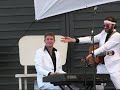 Catti Brandelius feat. Svensk Pop - Uppå Våran Gård