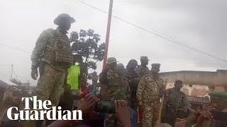 Crowd cheers M23 rebels advancing south in eastern DRC Crowd cheers M23 rebels advancing south in eastern DRC