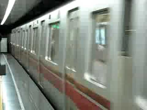 東京メトロ　都営大江戸線　at　赤羽橋駅