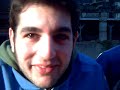 mon�logo de luis sobre el peque�o personaje