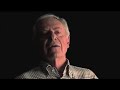 Eugen Herman-Friede, als Jude verfolgt, überlebte in der Illegalität. Er erzählt vom Kontakt mit einem anderen Untergetauchten, bei dem er die erste Zeit nach der Befreiung wohnte und schildert dabei auch, wie Berlin im April 1945 aussah. Er konnte sich in Berlin relativ frei bewegen, da er von russischen Offizieren einen Zettel bekam, der ihn als Jude auswies.